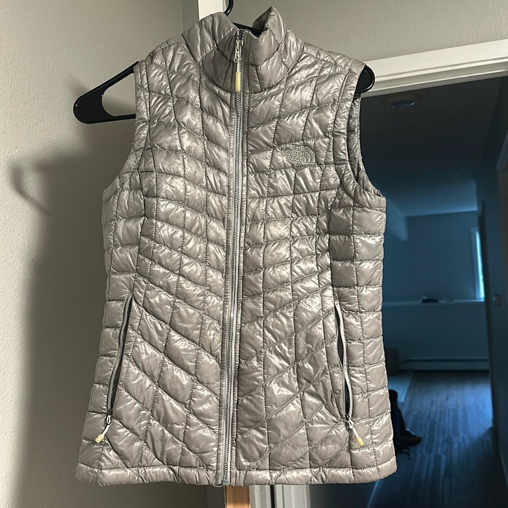 The North Face vest XS